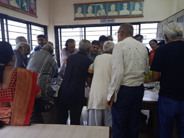 સિદ્ધપુર આયુષ્યમાં વય વંદના યોજના કાર્ડ માટેનો કેમ્પ યોજાયો.