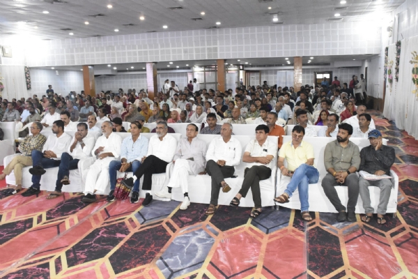 પોરબંદરમાં પ્રધાનમંત્રી અન્ન સંતૃપ્તિકરણ અભિયાન અને શહેરી વિકાસ વર્ષની ભવ્ય ઉજવણી કરાઈ.