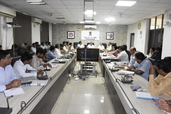 કુંવરજી બાવળિયાના અધ્યક્ષ સ્થાને આયોજનના કામોની સમીક્ષા બેઠક યોજાઈ.