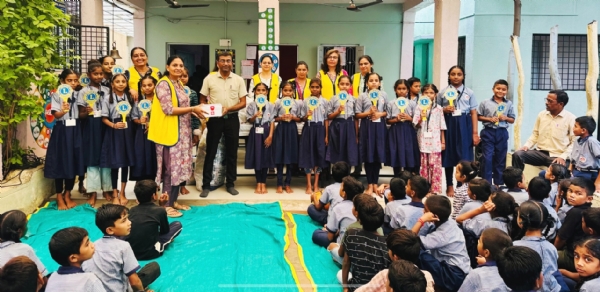 લાયન્સ ક્લબ અંકલેશ્વર ઇન્ડસ્ટ્રીયલ દ્વારા સેંગપુર પ્રાથમિક શાળામાં શૈક્ષણિક કીટ આપી