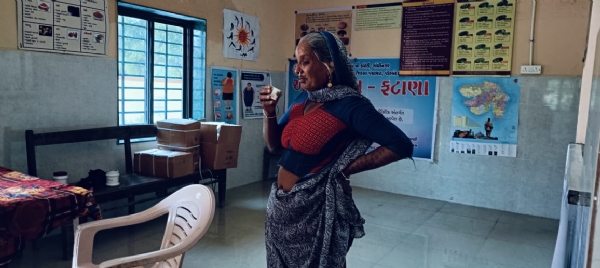 ફટાણા આયુર્વેદ દવાખાના ખાતે ચોમાસાની ઋતુને ધ્યાને લઈને ઉકાળાનું વિતરણ કરાયું.