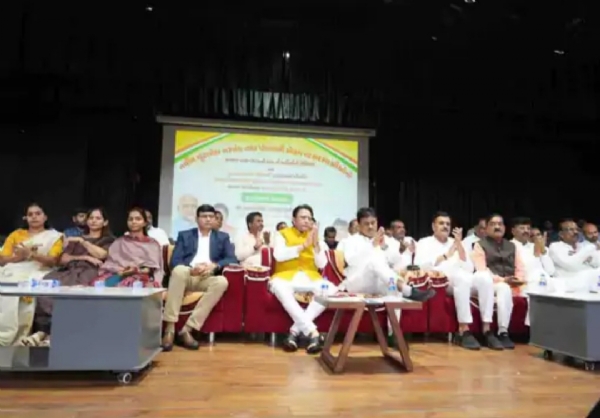 સિદ્ધપુરમાં નવનિયુક્ત સરપંચોનો સન્માન સમારોહ, પંચાયતી રાજ પર માહિતીસભર સેમિનાર
