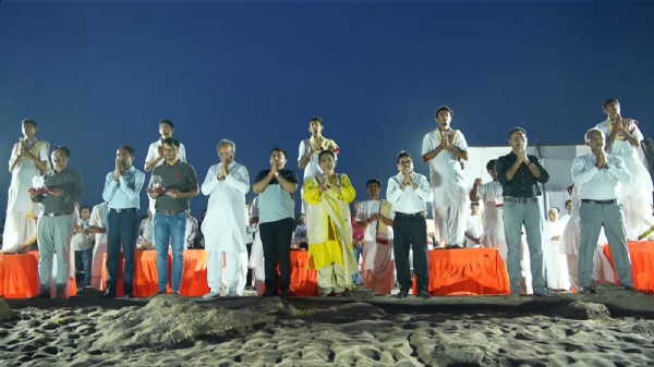 પોરબંદરના સ્થાપના દિવસ પ્રસંગે દરિયા દેવની મહાઆરતી,  સાંસ્કૃતિક કાર્યક્રમો યોજાયા.