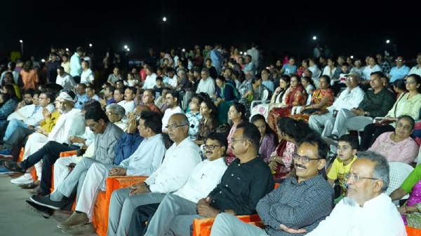 પોરબંદરના સ્થાપના દિવસ પ્રસંગે દરિયા દેવની મહાઆરતી,  સાંસ્કૃતિક કાર્યક્રમો યોજાયા.