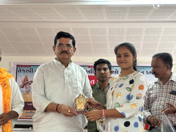 મહેસાણા ખાતે દેવીપૂજક સમાજ દ્વારા ધારાસભ્યની ઉપસ્થિતિમાં સન્માન સમારોહ