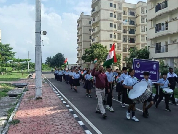 પોરબંદરની નેવી ચીલ્ડ્રન સ્કૂલ દ્વારા રેલીનું આયોજન કરાયુ.