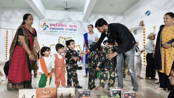 પોરબંદરમાં સ્વાતંત્ર્ય દિનની ઉજવણી અંતર્ગત ક્વિઝ, વેશભૂષા તથા વક્તૃત્વ સ્પર્ધા યોજાઇ.