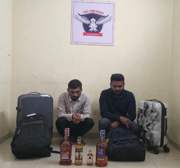 પોરબંદર- બગબદર હાઇવે પરથી વેદીશી દારૂના જથ્થા સાથે બે યુવાનો ઝડપાયા.