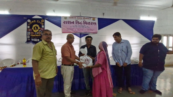 પોરબંદરમાં કલ્યાણ હોલ ખાતે સ્વાતંત્ર્ય દિન અંતર્ગત રાશન કીટ વિતરણનો કાર્યક્રમ યોજાયો .