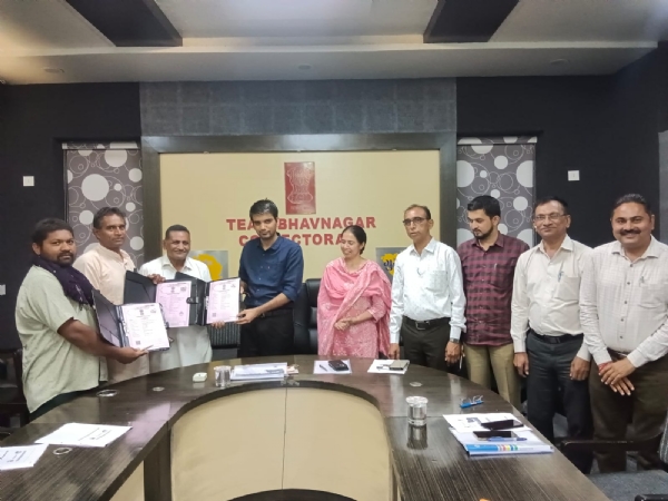 ભાવેણા નેચરલ કોમન બ્રાન્ડ માટે ત્રિપક્ષીય MOU (Memorandum of Understanding) પર હસ્તાક્ષર કરવામાં આવ્યા.