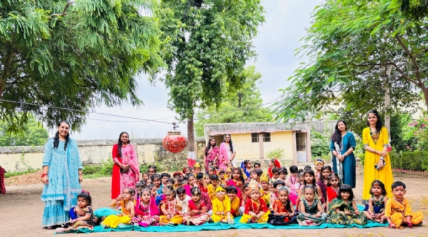 સિદ્ધપુર યૂનિવર્સલ પબ્લિક સ્કૂલ ખાતે શ્રીકૃષ્ણ જન્માષ્ટમીના પાવન પર્વ નિમિત્તે પ્રિ-પ્રાઇમરી વિભાગમાં ઉત્સાહભેર ઉજવણી કરવામાં આવી હતી.