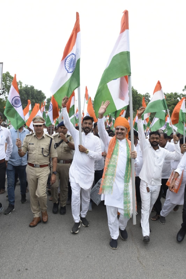 THARAD MA TRIRANGA YATRA YOJAI