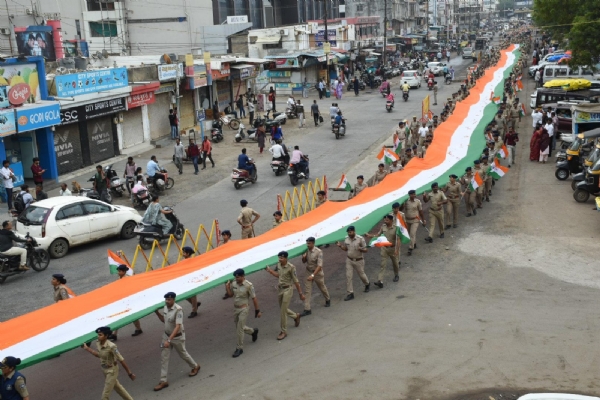 ભુજમાં યોજાઇ તિરંગા યાત્રા