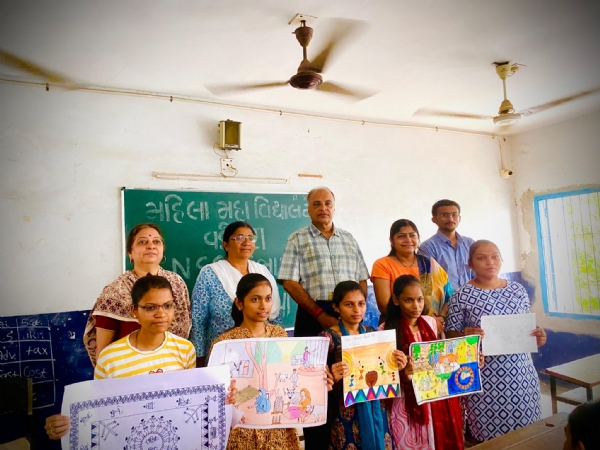 વડોદરા NSS વિભાગ અંતર્ગત પોસ્ટર સ્પર્ધાનું આયોજન કરવામાં આવ્યું.