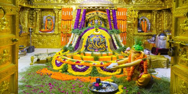 શ્રાવણ કૃષ્ણ ચોથ અને પાંચમની સંયુક્ત તિથિ પર, શ્રી સોમનાથ મહાદેવને શ્રીગણેશ દર્શન શૃંગાર કરાયો