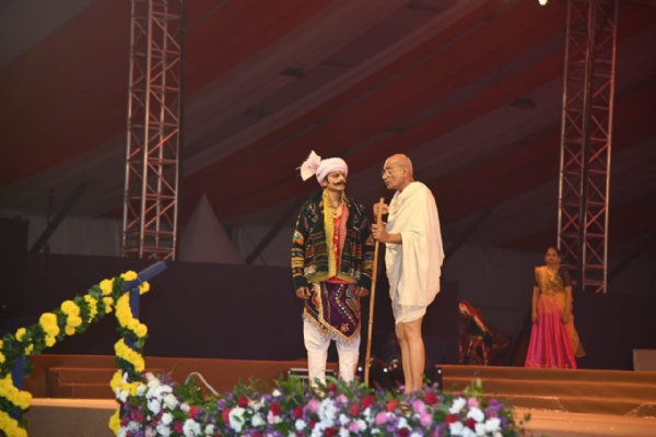સ્વતંત્રતા પર્વની પૂર્વ સંધ્યાએ ’વંદન તને પોરબંદર’ મલ્ટીમીડિયા સાંસ્કૃતિક કાર્યક્રમ યોજાયો.