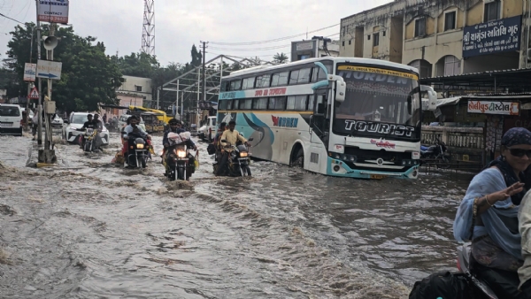 Oambaji ma bhare varsad