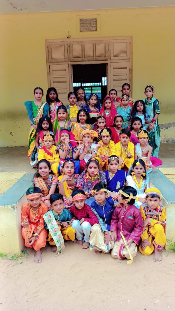 Aravalli: Janmashtami festival celebrated at Bayad Kelavani Mandal-run school