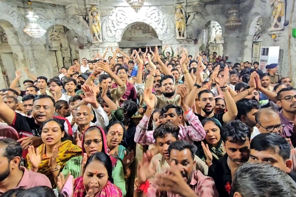 AMBAJI MANDIR MA JANMOTSAV