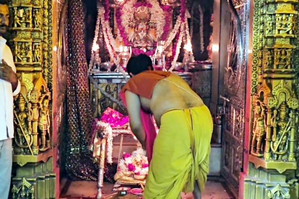 AMBAJI MANDIR MA JANMOTSAV