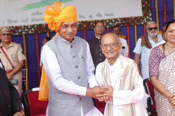 જિલ્લાના જીવિત છેલ્લા સ્વાતંત્ર્ય સેનાની પ્રતાપરાય છોટાલાલ પાઠકનું જાહેર સન્માન