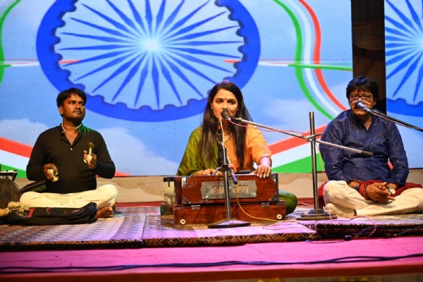 મહેસાણા ખાતે સ્વતંત્રતા દિવસ નિમિતે “એક શામ શહીદો કે નામ” કાર્યક્રમ અંતર્ગત ભવ્ય લોકડાયરો