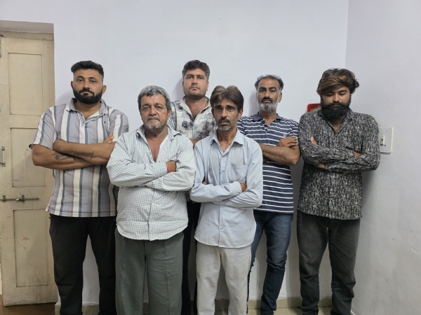 મોઢવાડા ગામે જાહેરમાં જુગાર રમી રહેલ 6 પતાપ્રેમીઓ ઝડપાયા.