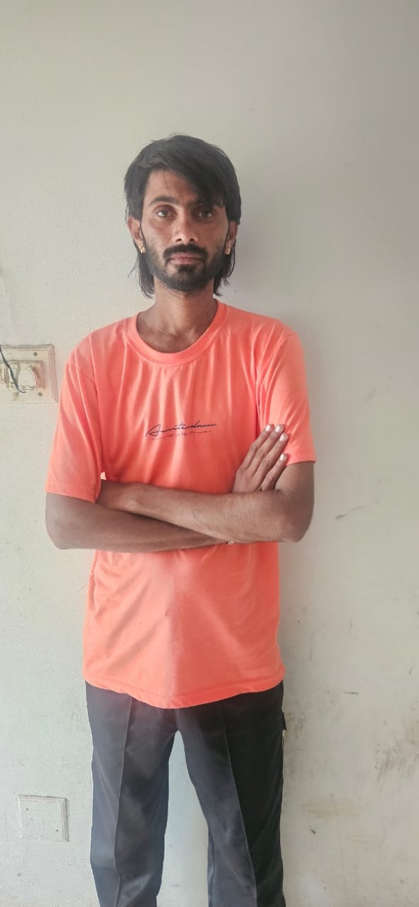 પ્રોહિબીશનના ગુન્હામા ચાર માસથી ફરાર આરોપી ઝડપાયો.