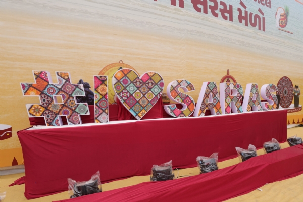પોરબંદરના સખી સરસ મેળામાંથી ચાર દિવસમાં  રૂ.19 લાખ કરતાં વધુની વસ્તુઓનું થયુ વેચાણ.