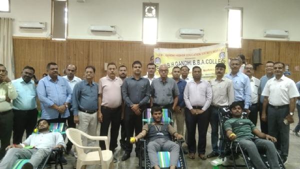 Blood donation camp held at Modasa College