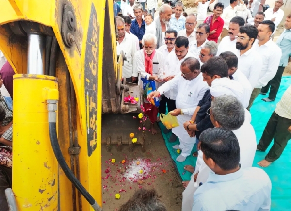 મહેસાણા જિલ્લાના ફીંચડી ગામે 1.80 કરોડના આર.સી.સી. રોડનું લોકાર્પણ