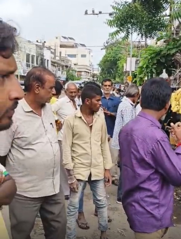 મનપા દ્વારા છાયાચોકી રોડ પરથી દબાણ દૂર કર્યું