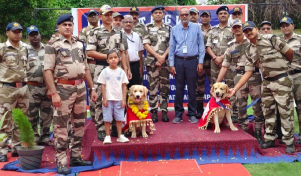શ્વાન એડોલ્ફ એ વડોદરા એરપોર્ટ પર 8 વર્ષની ઉત્તમ સેવા આપ્યા બાદ નિવૃત્તિ લીધી