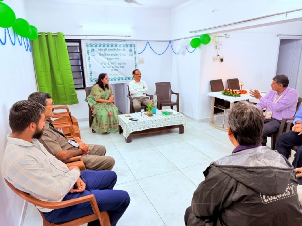 પોરબંદરમાં જિલ્લા કલેકટરના હસ્તે રાષ્ટ્રીય કૃષિ અને ગ્રામીણ વિકાસ બેંકની નવી ઓફિસનો શુભારંભ કરાયો.