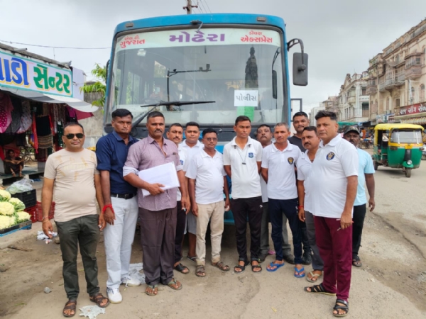 પાટણ જીલ્લાના 250 હોમગાર્ડઝ સભ્યો આજ રોજ સુરત ખાતે ગણપતિ વિસર્જન સેવા માટે રવાના થયા.