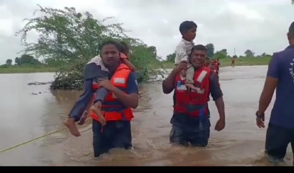Sabarkantha district administration takes immediate action with vigilance in the wake of heavy rain disaster
