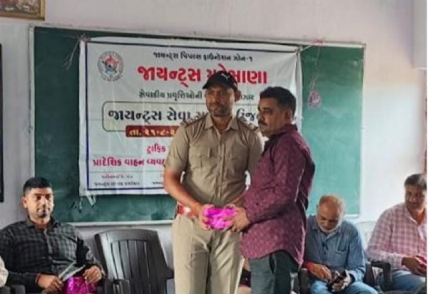 રોડ સેફ્ટી સેમિનાર: મહેસાણા આરટીઓ ઇન્સ્પેક્ટરશ્રી દ્વારા વિદ્યાર્થીઓને ટ્રાફિક નિયમો અંગે પ્રેરણાદાયક માર્ગદર્શન