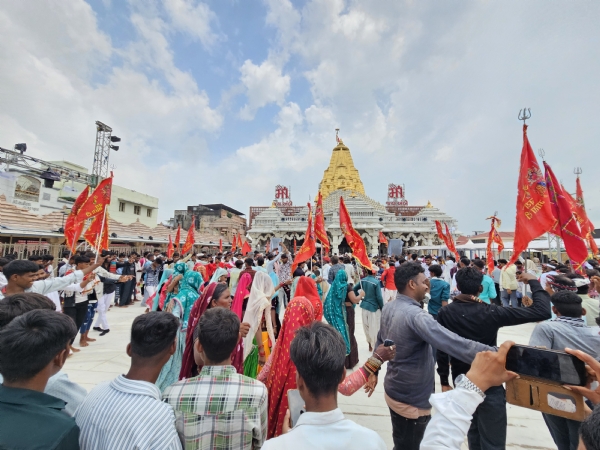 AMBAJI MA DUMGARI GARASIYA SAMAJ NI DHAJA