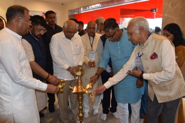 મહેસાણામાં તનિષ્ક ગોલ્ડ શોરૂમનું ભવ્ય ઉદ્ઘાટન : માનનીય મુખ્યમંત્રી ભૂપેન્દ્રભાઈ પટેલના વરદ હસ્તે શુભારંભ