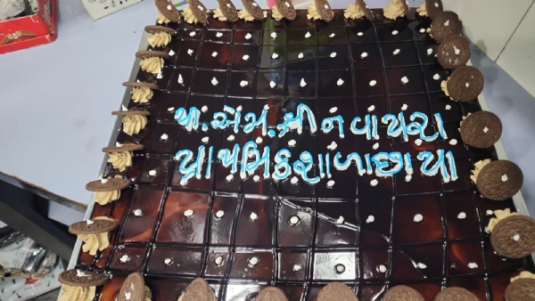 નવાપરા પ્રાથમીક શાળાના સ્થાપના દિનની ઉજવણી કરાઈ.