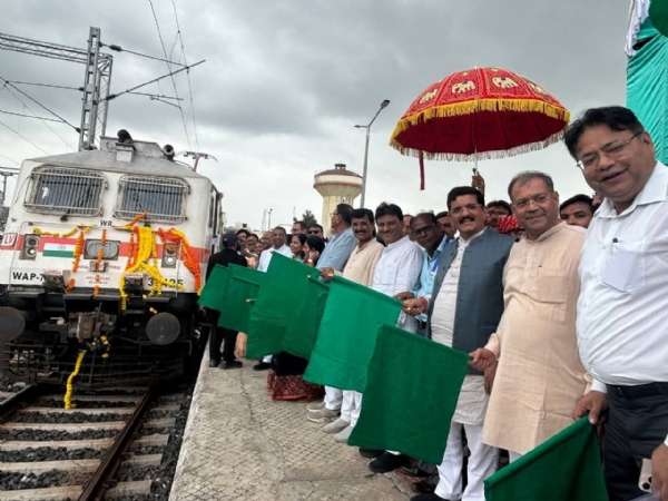 અયોધ્યા યાત્રા હવે વધુ અનુકૂળ – મહેસાણા થકી નવી ટ્રેન સેવા શરૂ