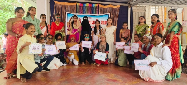 નવાપરા પ્રાથમીક શાળાના સ્થાપના દિનની ઉજવણી કરાઈ.