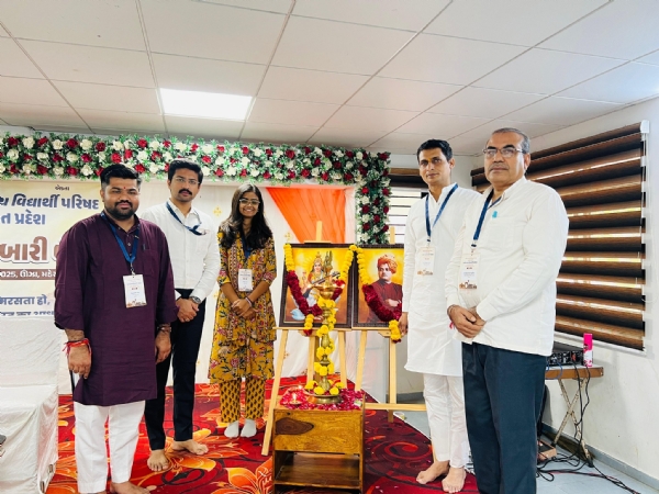 મહેસાણા ઊંઝા ખાતે પ્રદેશ કારોબારી બેઠકનો ભવ્ય શુભારંભ, આગેવાનોએ દીપપ્રાગટ્ય કરી આપી નવી દિશા