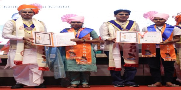 સ્વાધ્યાય-જ્ઞાન ઉપાર્જનમાં કયારેય આળસ ન કરો: રાજ્યપાલ આચાર્ય દેવવ્રત