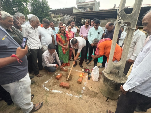 મહેસાણા ગ્રામ્ય વિસ્તારમાં હેબુઆ ગામે નવીન સી.સી. રોડ અને વિકાસકાર્યનું ખાતમુહૂર્ત, ગ્રામજનોમાં હર્ષનો માહોલ
