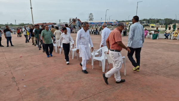 પોરબંદર ખાતે રાષ્ટ્રીય રમતગમત દિવસની ઉજવણી અંતર્ગત પરંપરાગત રમતોનો રંગ જામ્યો.