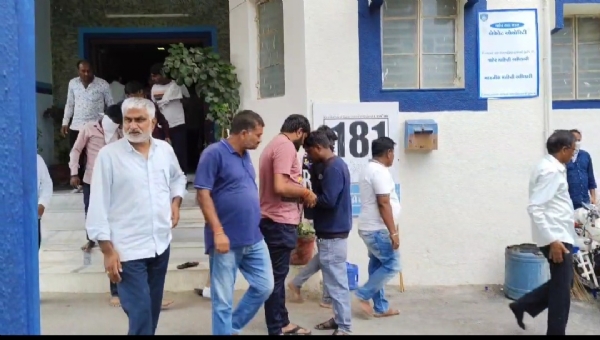 Ambaji ma 28 jugariya zadpaya