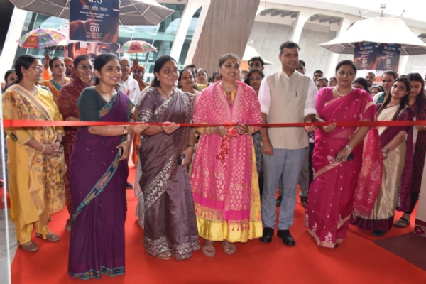 ગાંધીનગર ખાતે રાખીમેળો