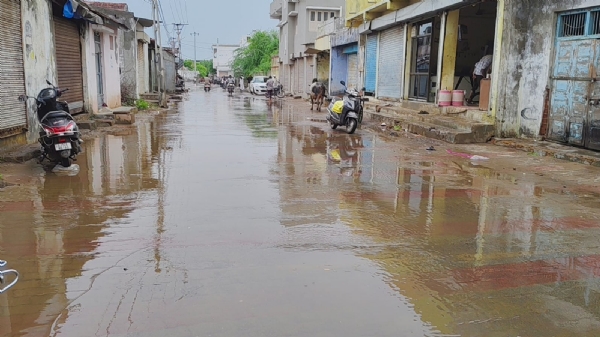 રાપર શહેર સહિતના ભાગોમાં વરસાદ