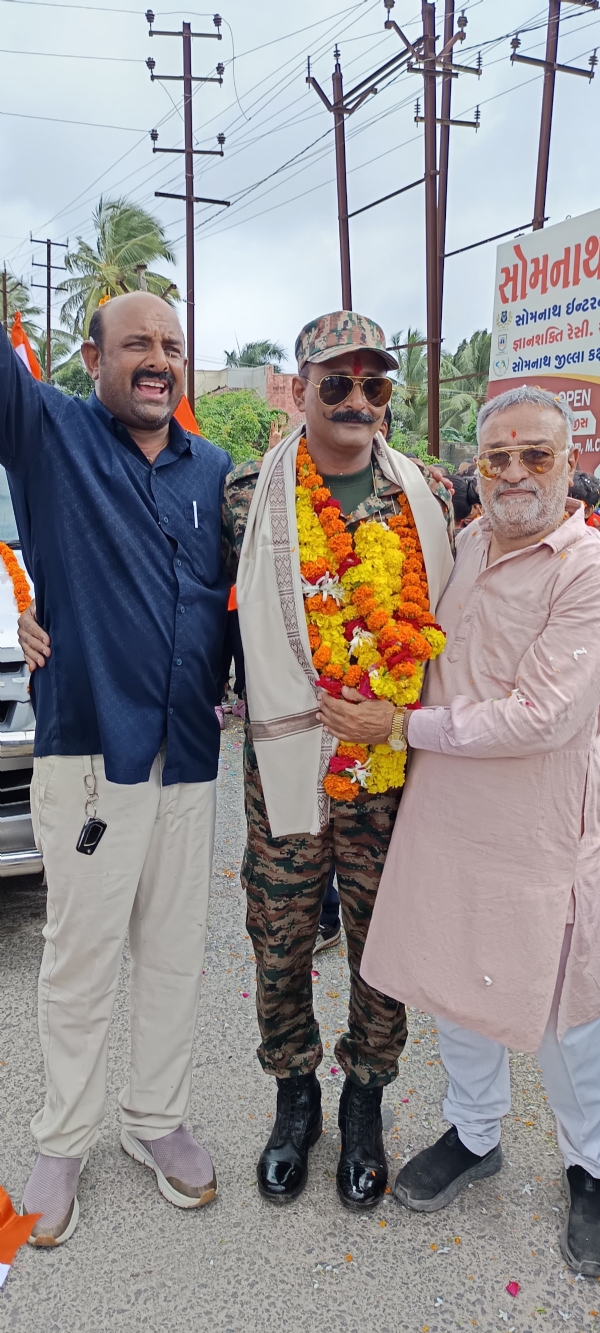 આર્મી જવાન નુ ભવ્ય સ્વાગત કર્યું